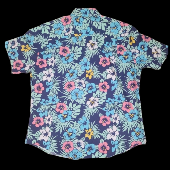 crown & ivy Men's Hawaiian Button-down Short Sleeve Shirt - Picture 4 of 10